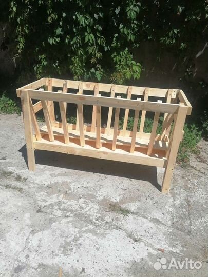 Кормушка-Ясли для сена, козам, баранам и тп