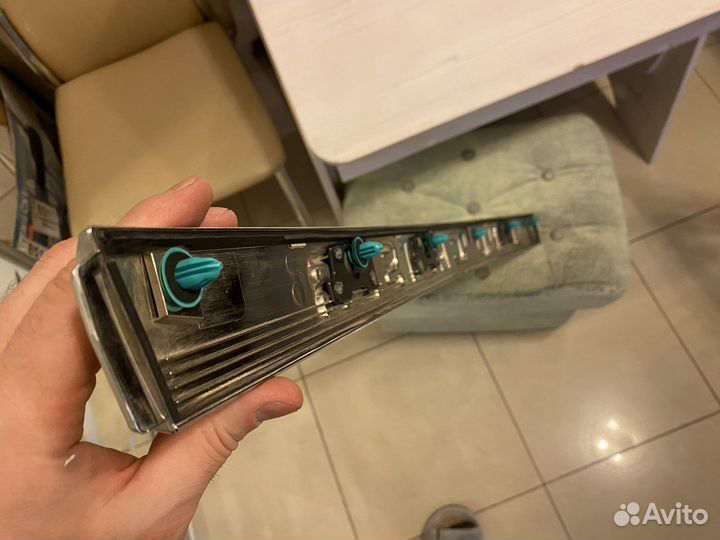 Накладка крышки багажника тойота ленд круизер 200