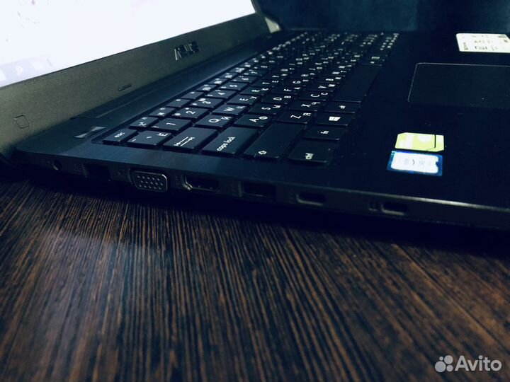 Ноутбук asus X556UB-XO35T