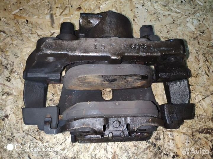 Суппорт тормозной передний правый Bmw X5 3.0Si E70