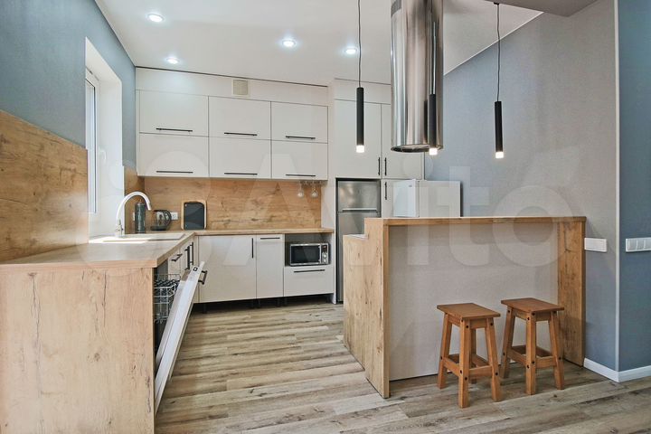 Дом 200 м² на участке 4 сот.