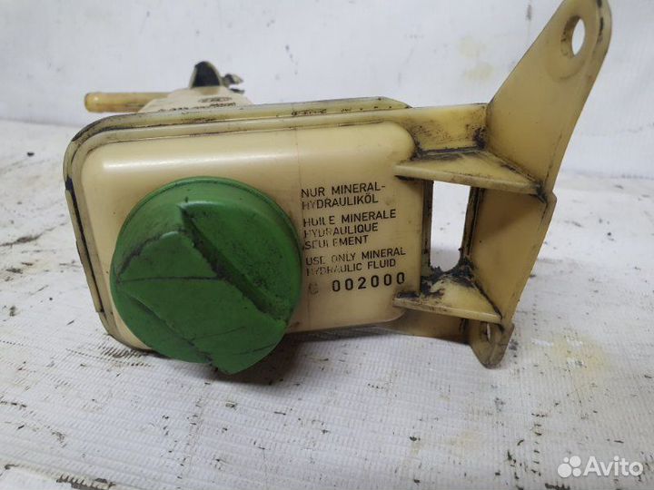 Бачок гура (гидроусителя руля ) Volkswagen Passat