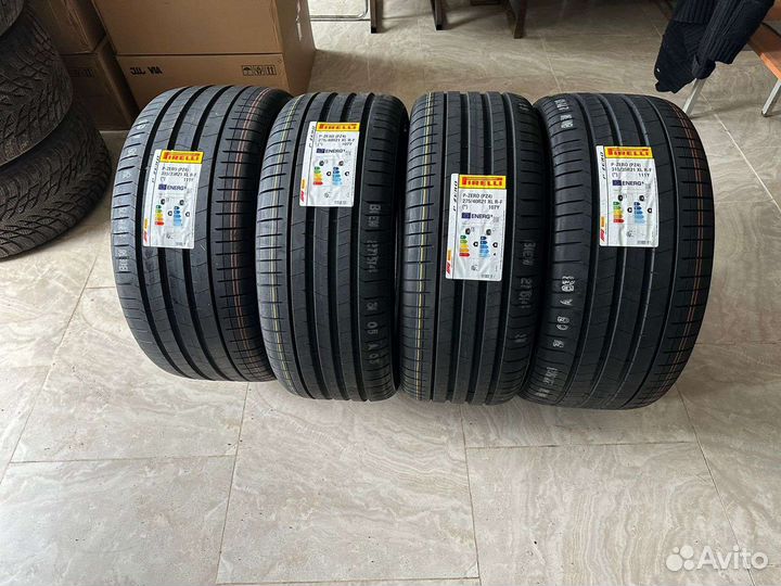 Pirelli P Zero PZ4 315/35 R21 и 275/40 R21