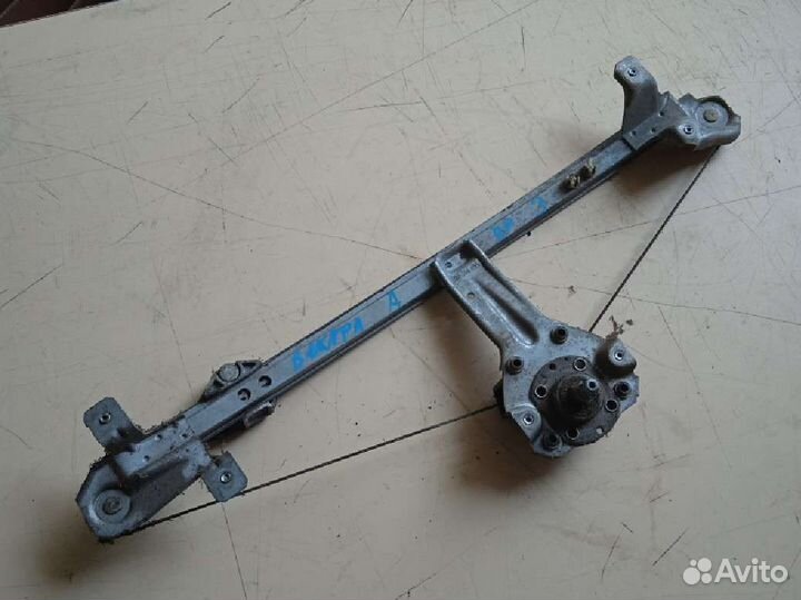 Стеклоподъёмник задний правый Opel Vectra A Опель