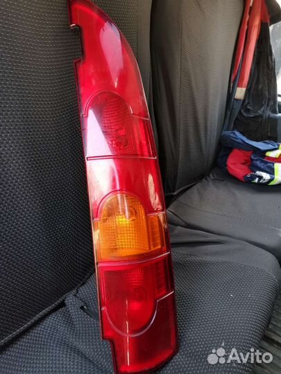 Фонарь задний правый рено конго
