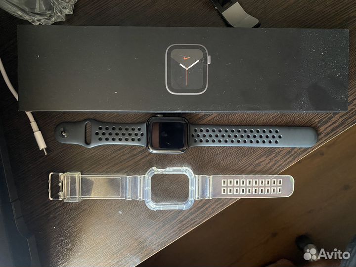 Часы apple watch 5 44 mm nike