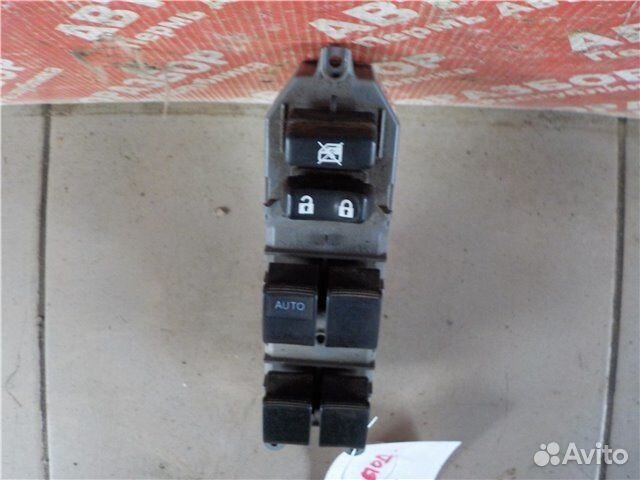 Блок клавишь электростеклоподъемников передний