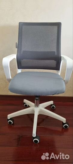 Компьютерное кресло Norden Бит LB белый пластик