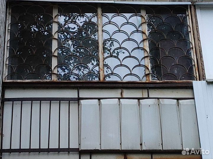 Парапет,металлическая лоджия