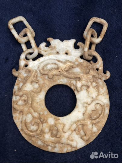 Старинная нефритовая фигурка. Китай