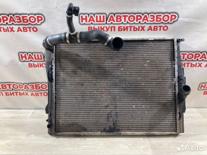 Радиатор охлаждения двигателя Bmw 1 хэтчбек 2008