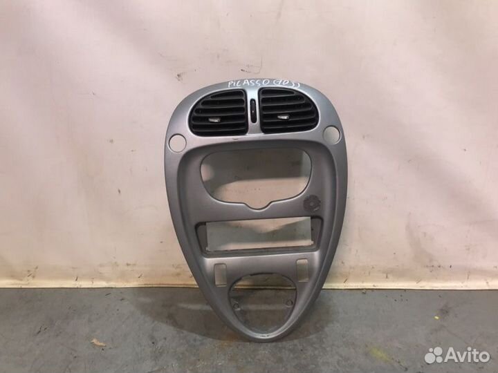 Рамка магнитолы Citroen Xsara Picasso универсал