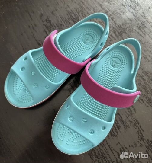 Сандалии для девочки crocs c12