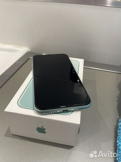 iPhone 11, 64 ГБ