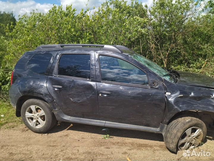 Renault Duster 1.6 МТ, 2013, битый, 98 000 км
