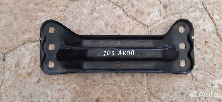 Кронштейн АКПП траверса Mercedes W203 W211 W209