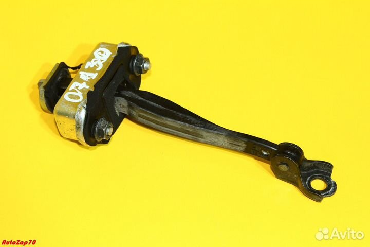 Nissan Patrol (Y62) Ограничитель двери задней