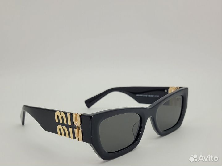 Солнцезащитные очки женские MIU MIU