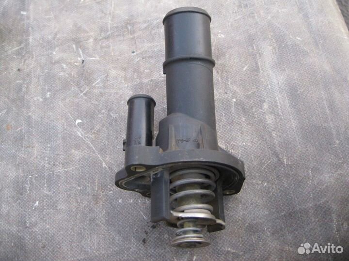 Форд Фокус 2 Корпус термостата (Термостат)