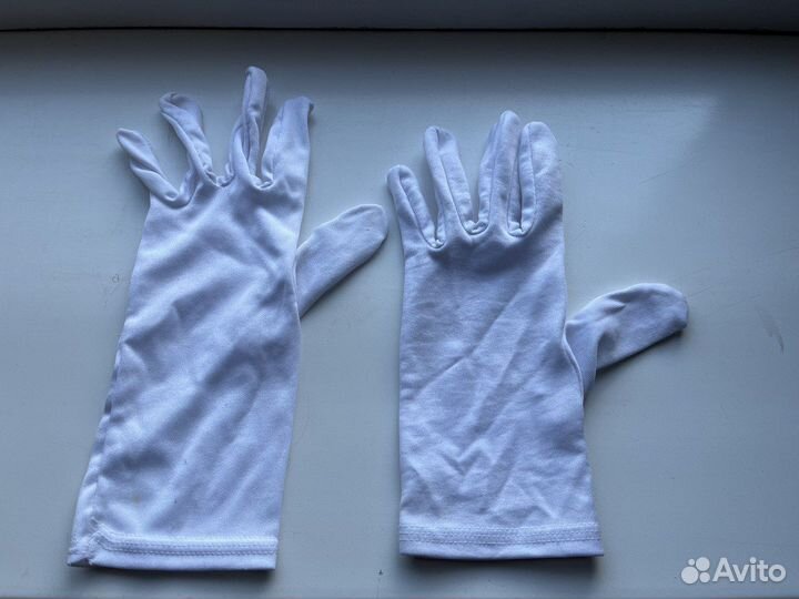 Белые перчатки