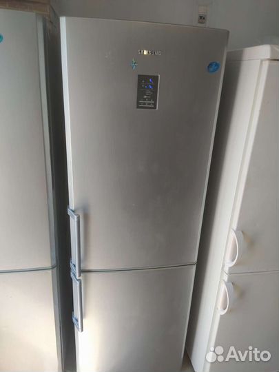 Холодильник Samsung