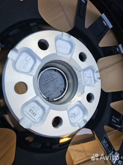 Оригинальный кoмплeкт диcков аudi R20 A6 А7 А8 Q5