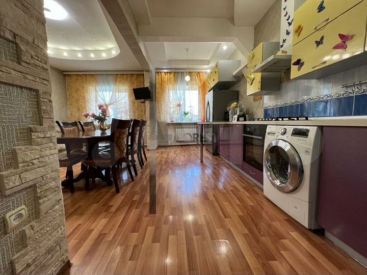 3-к. квартира, 100 м², 1/1 эт.
