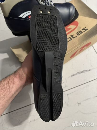 Лыжные ботинки