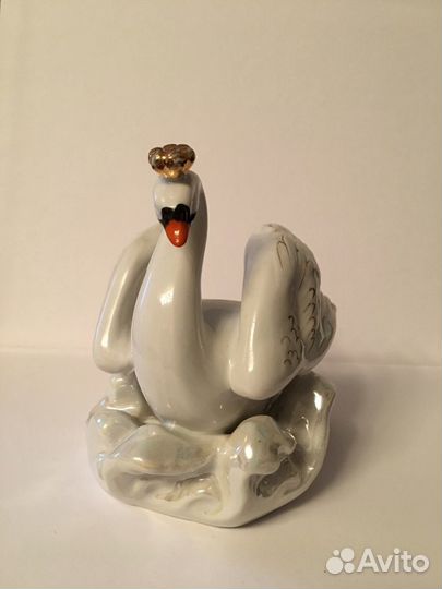 Фарфоровая статуэтка «Царевна-лебедь»