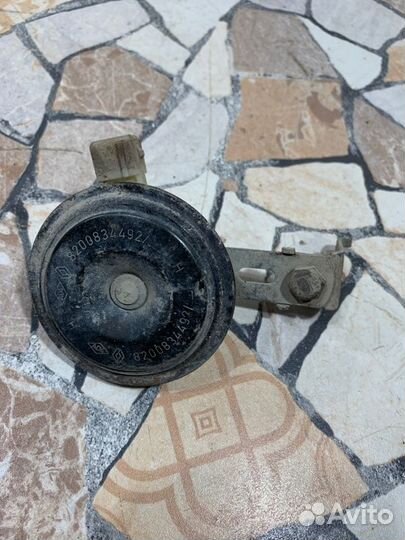 Звуковой сигнал Renault Logan седан 1.6 K4MC697