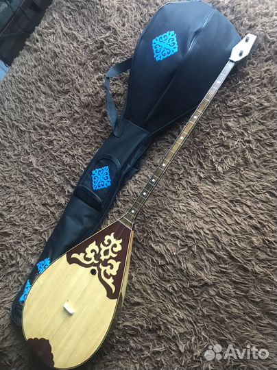 Домбра с чехлом