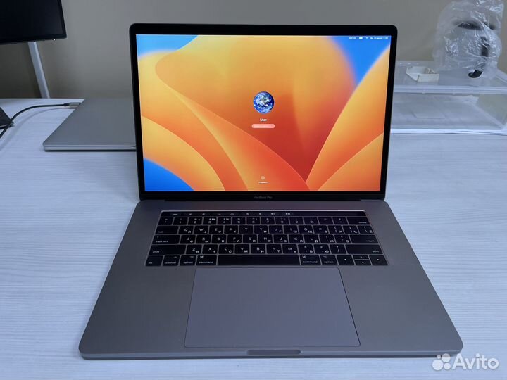 Macbook Pro 15 2017 i7 16GB RAM 256GB SSD