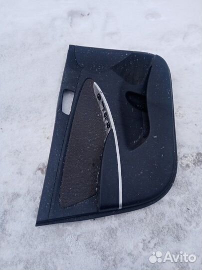 Обшивка карта двери передняя левая Hyundai Solaris