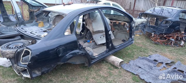 Chevrolet aveo т250 машина по запчестям