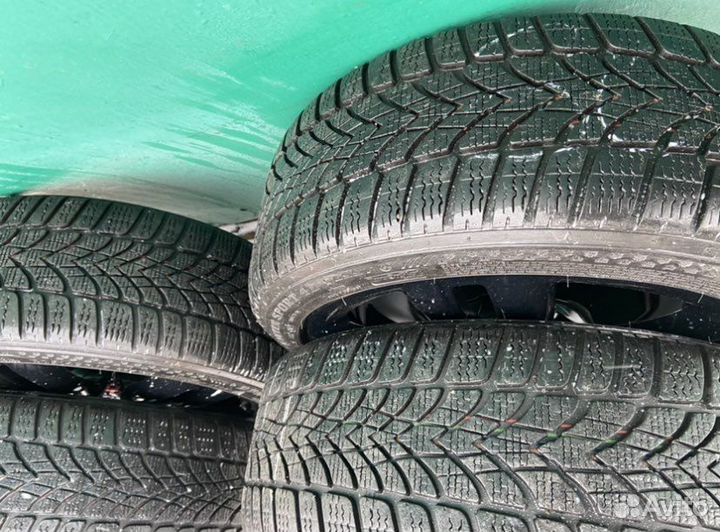 R17 Dunlop SP Winter Sport 4D ROF 205/45, PCD 5x112 DIA 66.6