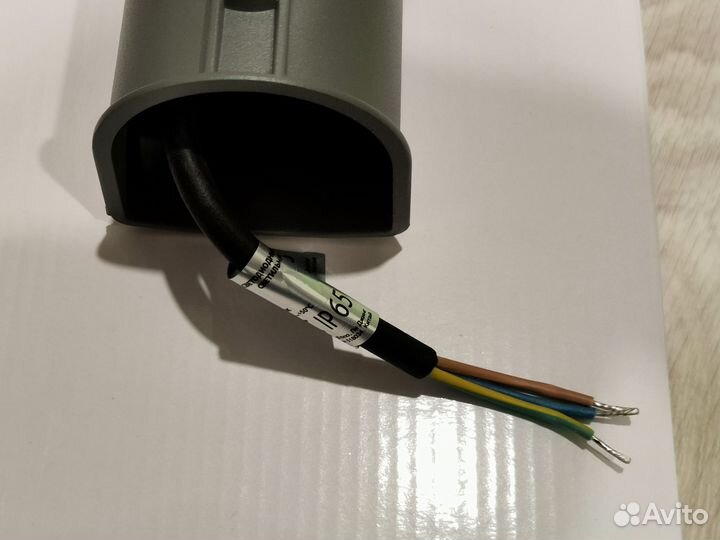 Консольный влагозащищенный светильник ip65