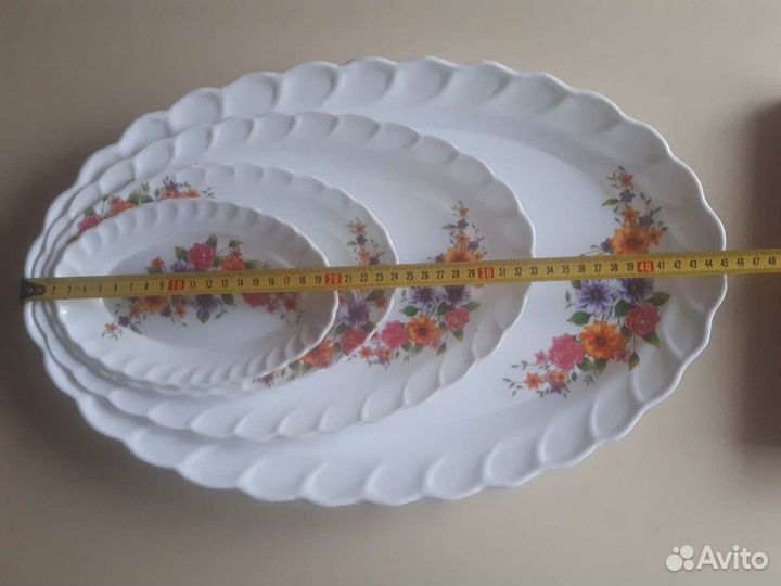 Набор столовой посуды. Блюдо