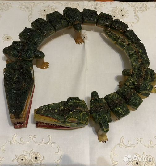 Крокодилы из дерева
