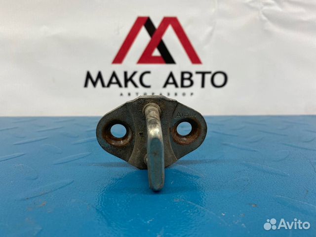 Б/У ответная часть замка двери задний левый Toyota