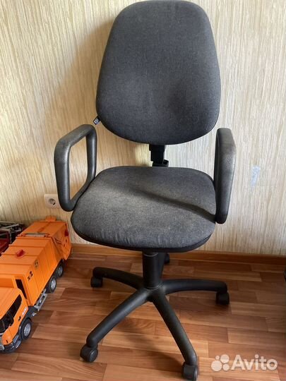 Компьютерное кресло