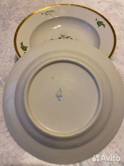 Тарелки из сервиза 