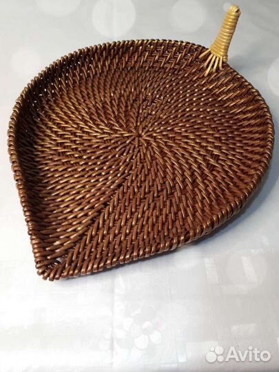 Поднос-листик