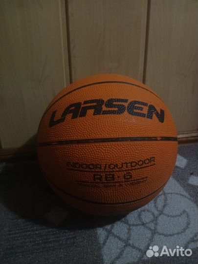 Баскетбольный мяч larsen