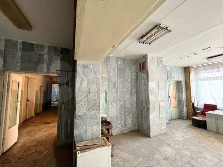 Здание, 5500 м²