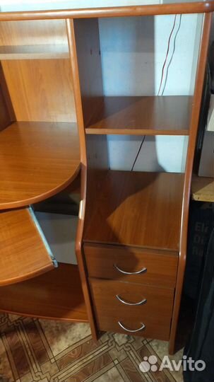 Компьютерный стол