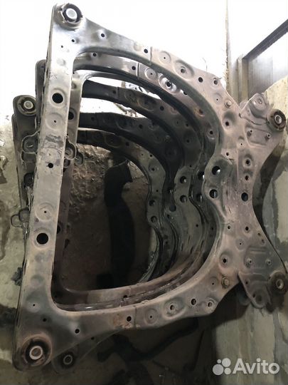 Подрамник на Toyota camry v70