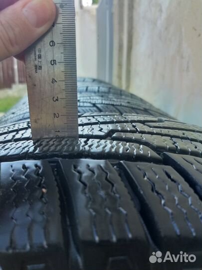 Kumho I'Zen KW31 215/70 R16