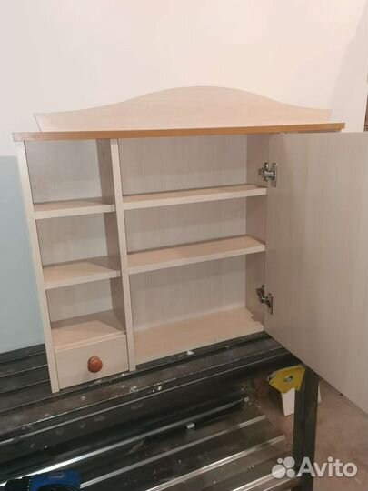 Полка навесная с зеркалом