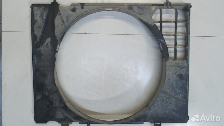 Кожух вентилятора радиатора Nissan Terrano 2, 1996