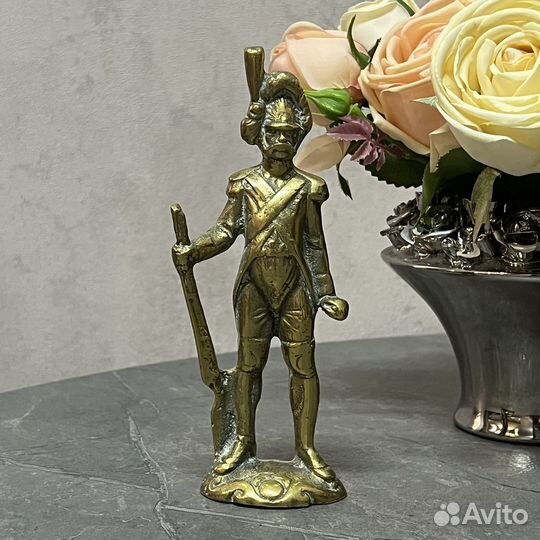 Антикварные статуэтки солдатов